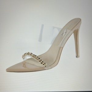 Very Nice, Woman's Vivianly Clear Pointed Toe Heels. Size 7.5. 41/2 inch heels